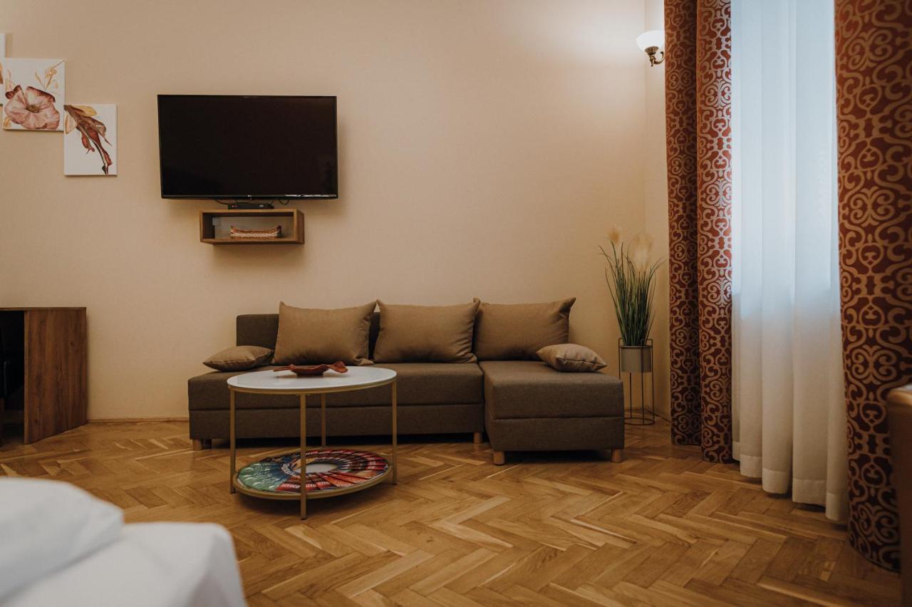 Dozsa Apartman Segedyn Zewnętrze zdjęcie